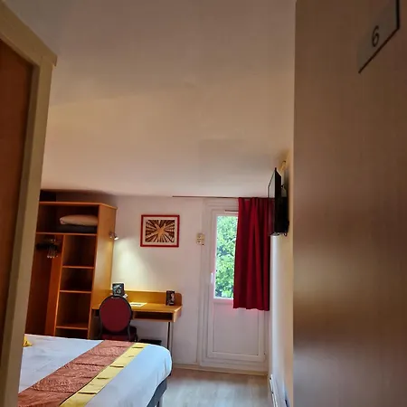 Prest'hotel Chavelot Szálloda 2*