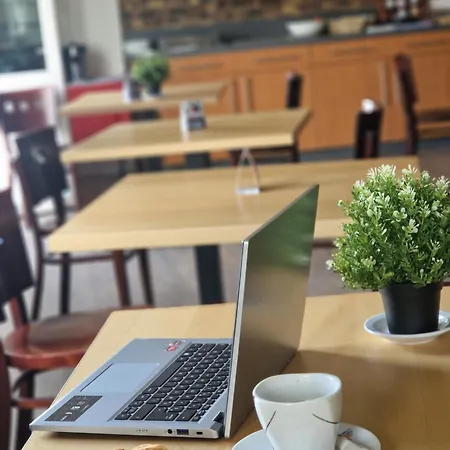 Hotel Prest'hotel Chavelot 2*