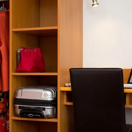 Szálloda Prest'hotel Chavelot Épinal