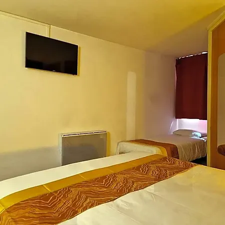 Hotel Prest'hotel Chavelot 2*