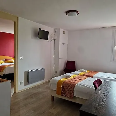 Hotel Prest'hotel Chavelot 2*