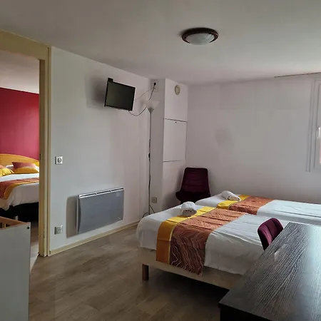 Hotel Prest'hotel Chavelot 2*