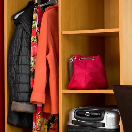 Prest'hotel Chavelot Отель 2*