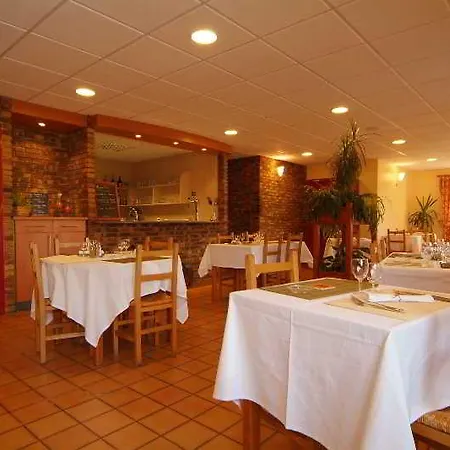 מלון Prest'hotel Chavelot 2*