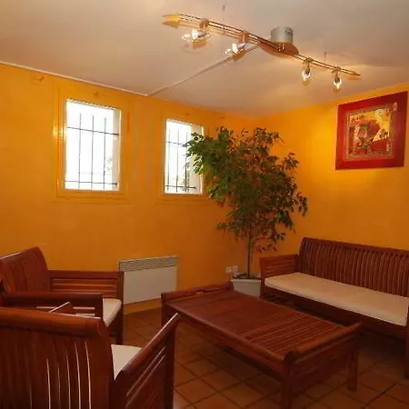 Prest'hotel Chavelot 2*