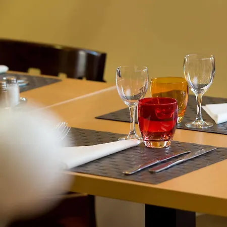 Hotel Prest'hotel Chavelot 2*