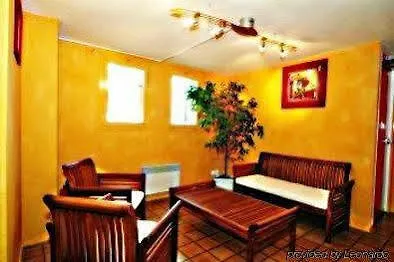 מלון Prest'hotel Chavelot 2*