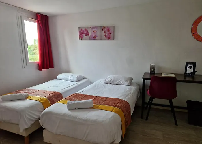 Hotel Prest'hotel Chavelot 2*