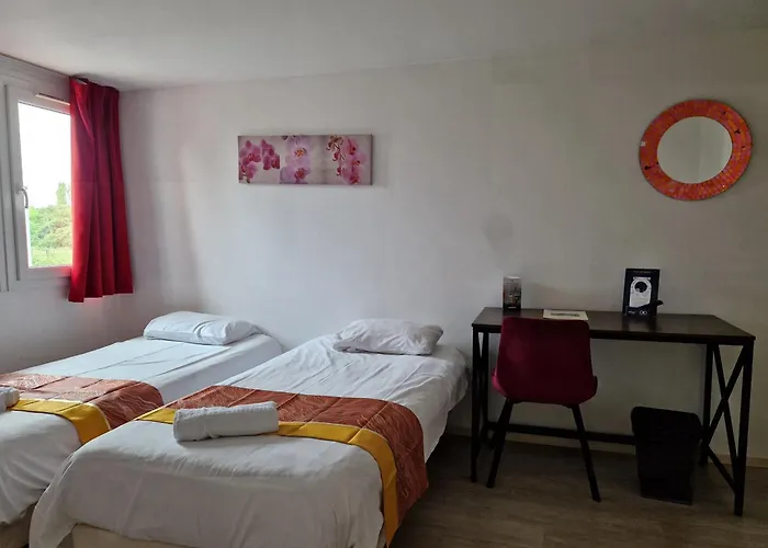 Prest'hotel Chavelot Hotel 2*