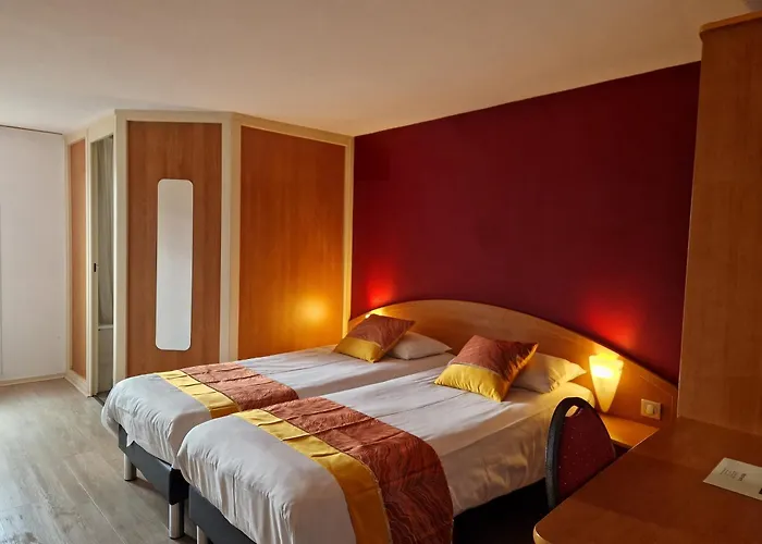 Prest'hotel Chavelot 2*