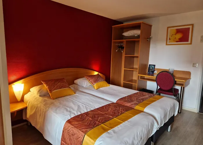 Hotel Prest'hotel Chavelot 2*