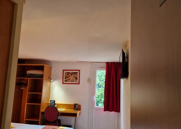 Prest'hotel Chavelot Hotel 2*