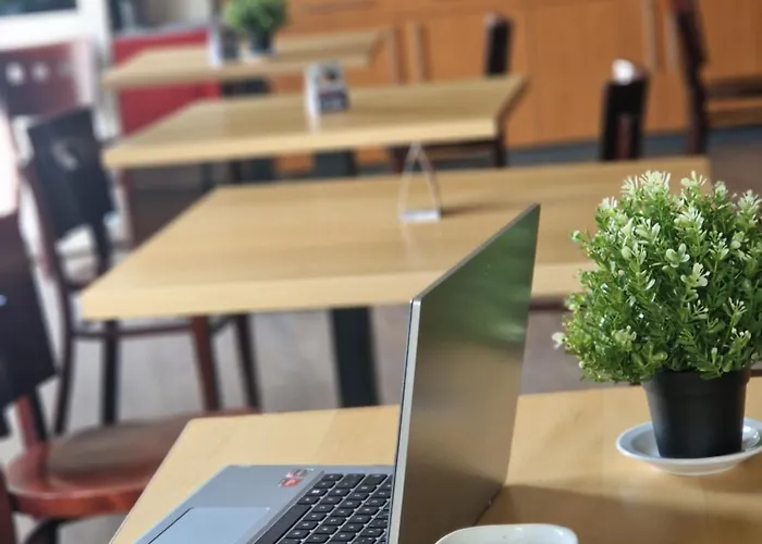 Hotel Prest'hotel Chavelot 2*