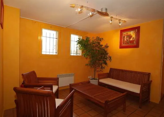 Prest'hotel Chavelot 2*